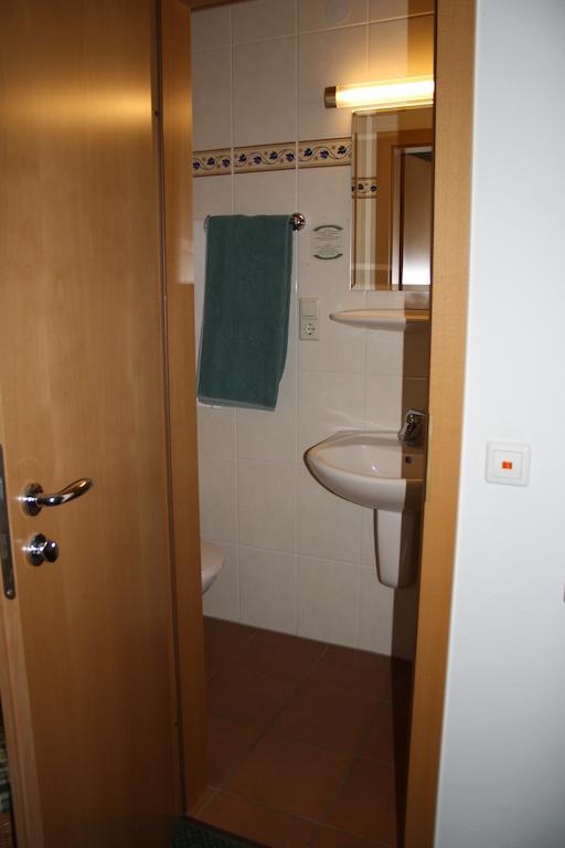 Weingut Goeres Hotel Briedel Room photo
