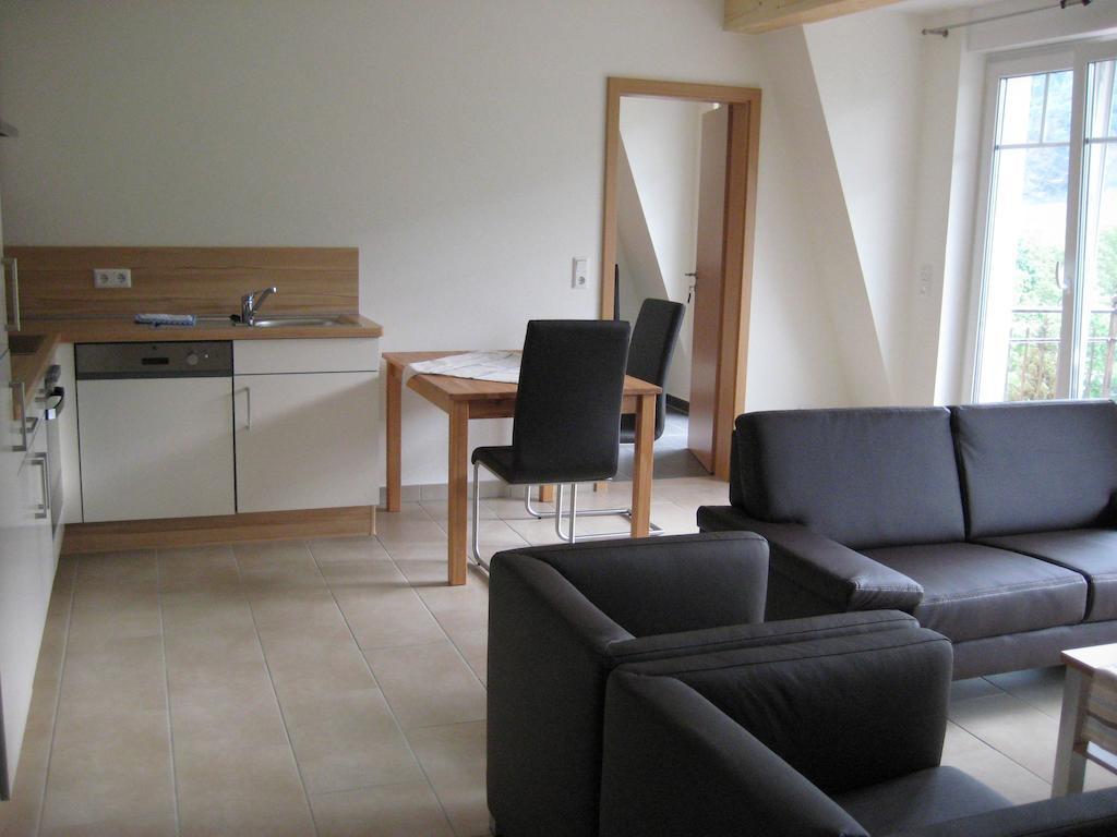 Weingut Goeres Hotel Briedel Room photo