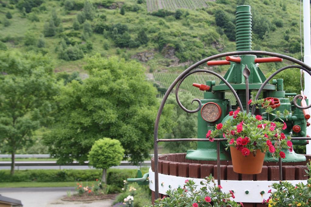 Weingut Goeres Hotel Briedel Exterior photo